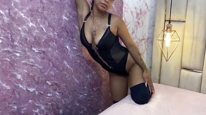Today I'm not here for hints... I'm here for you to look at me, crave and come for what you're think - video by WILD_FIREE_ cam model