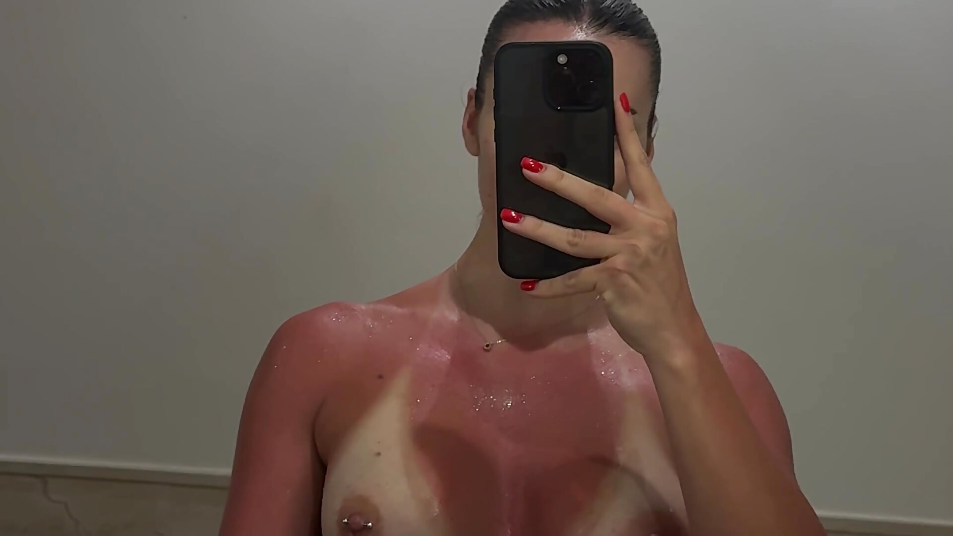 Crazy tan lines 🥵 - فيديو من kiralust20 موديل الكام