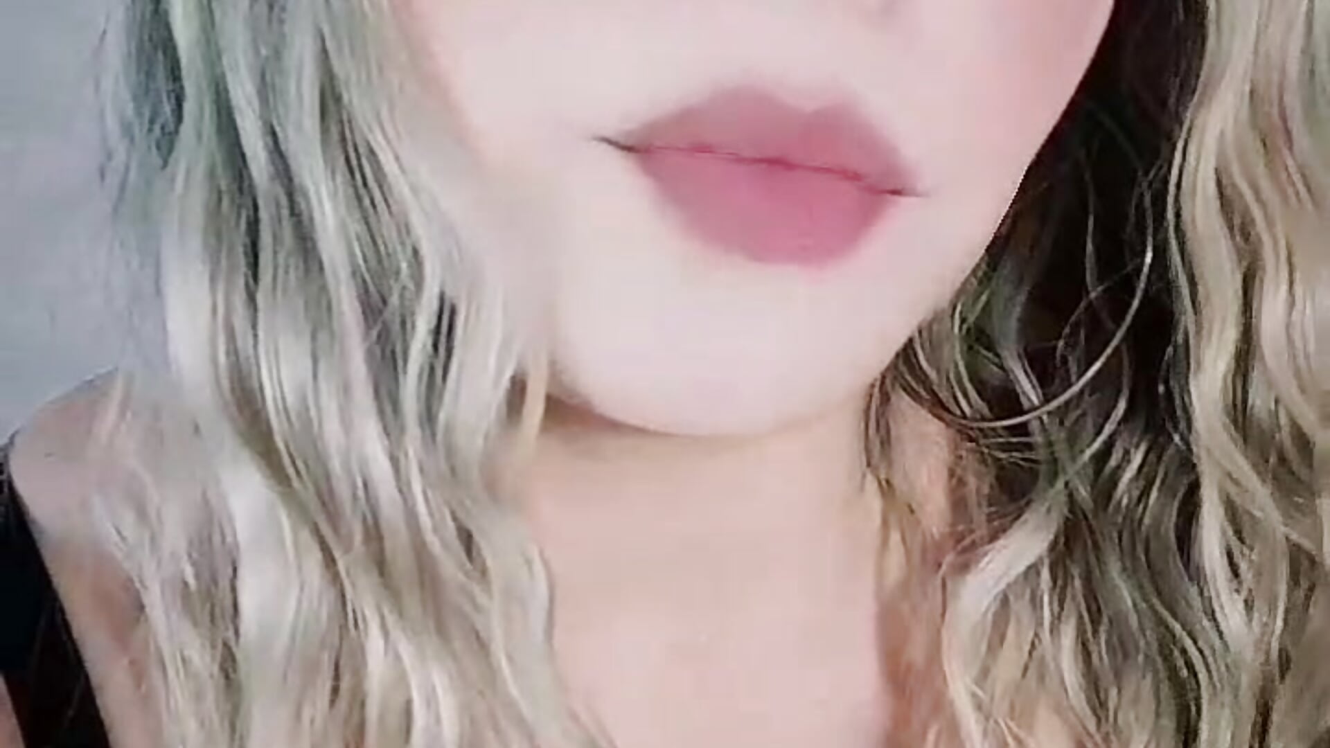 Isa 🩵 – видео вебкам-модели isabella_horney_