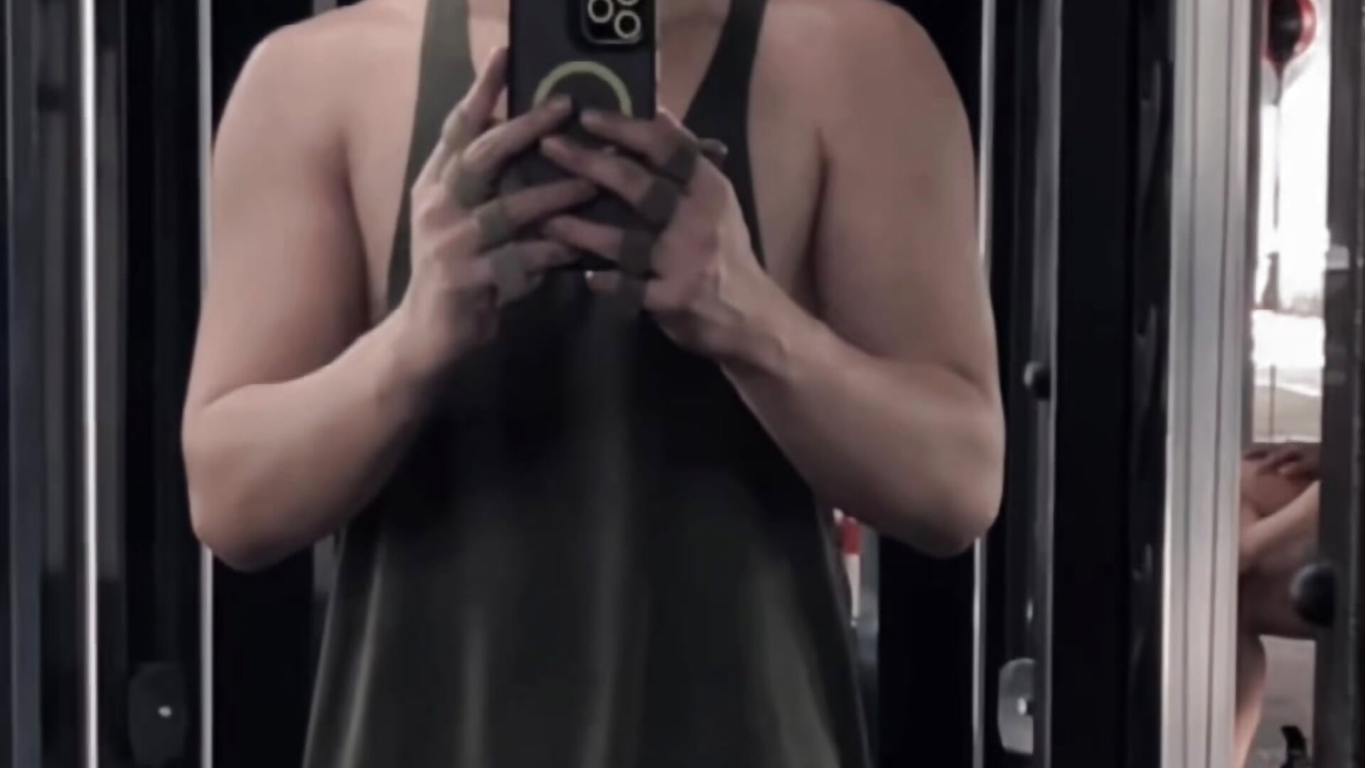 Me– ieat_monsters kameramodell videója