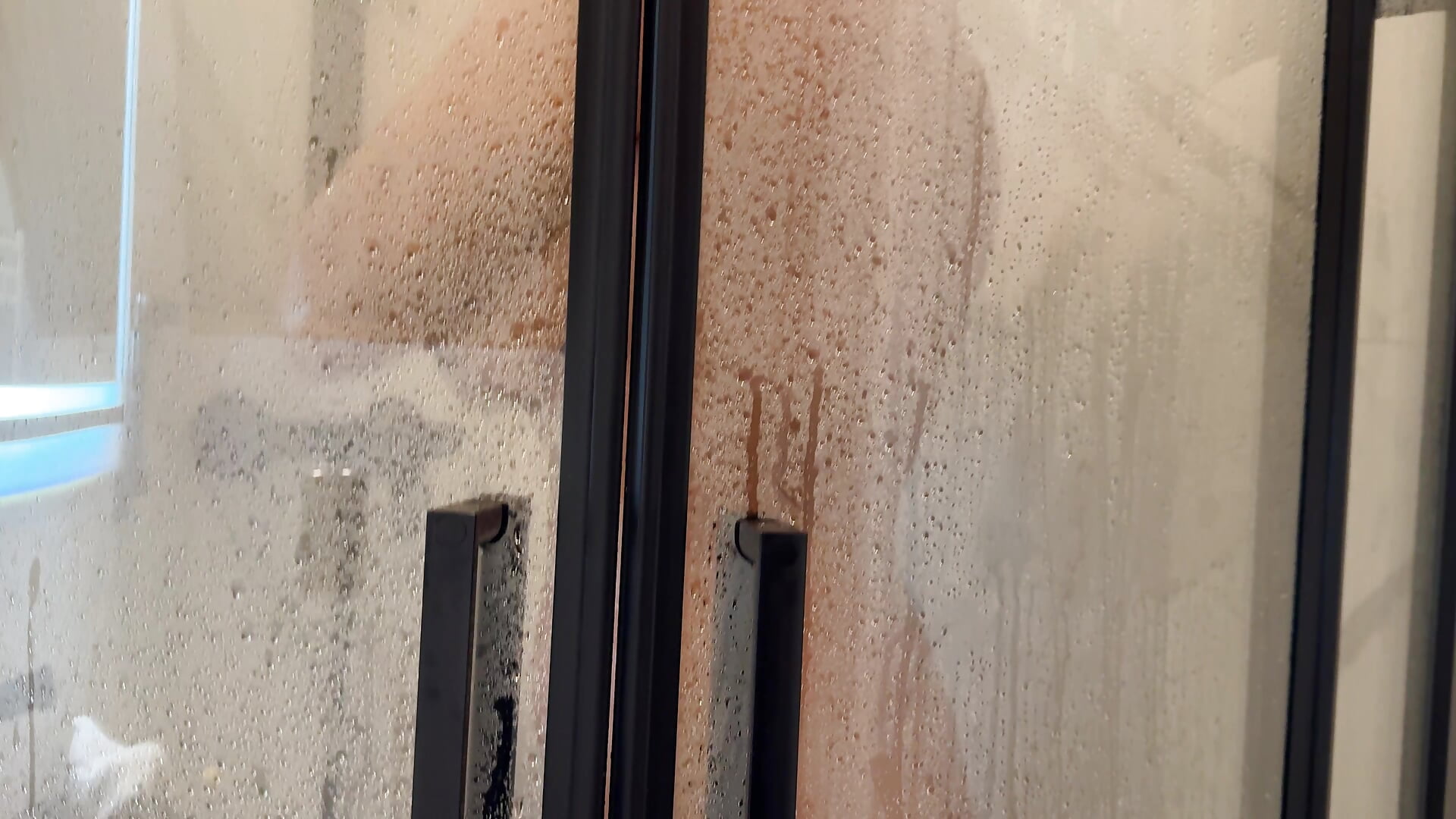 Watch me taking shower and masturbate - video by soniajoy cam model