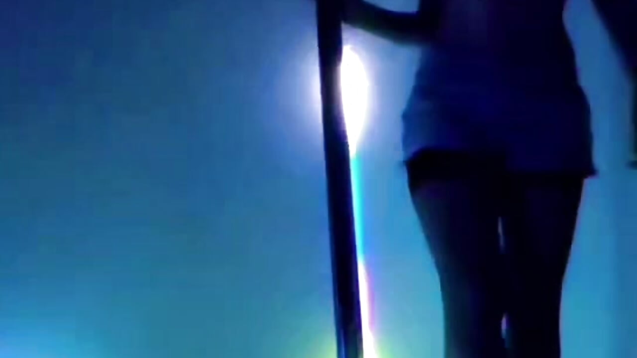 👑ON A PAS LA PRETENTION D'ÊTRE STRIPTEASEUSE NOUS ! 👑 - vídeo de la modelo de cam Luciphya_Domina