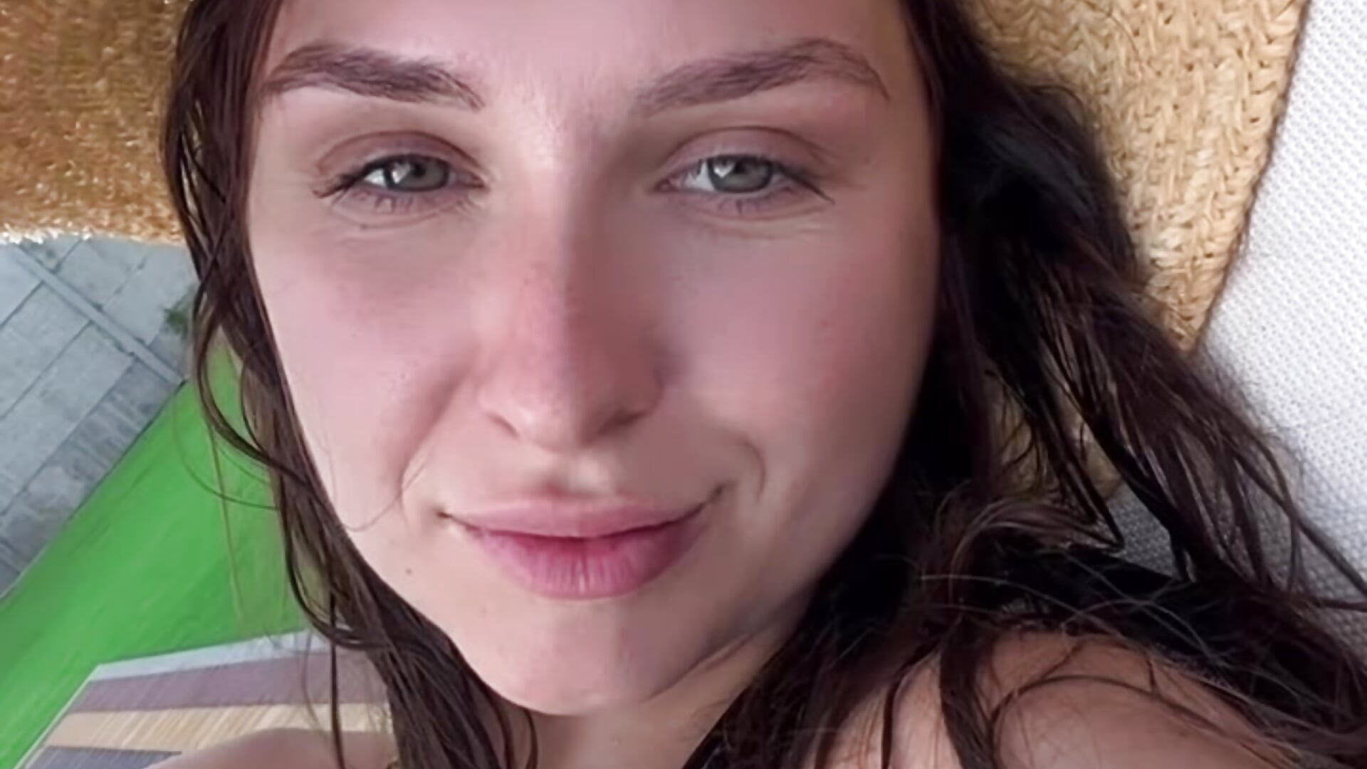 1e433f0071014373b77c0efc346200b1 - video by MiraSnis cam model