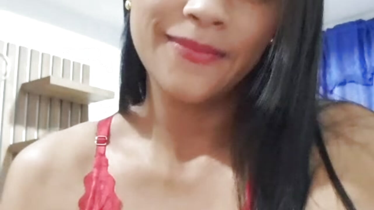 Kiss for you - video by sarah_garcia_ cam model