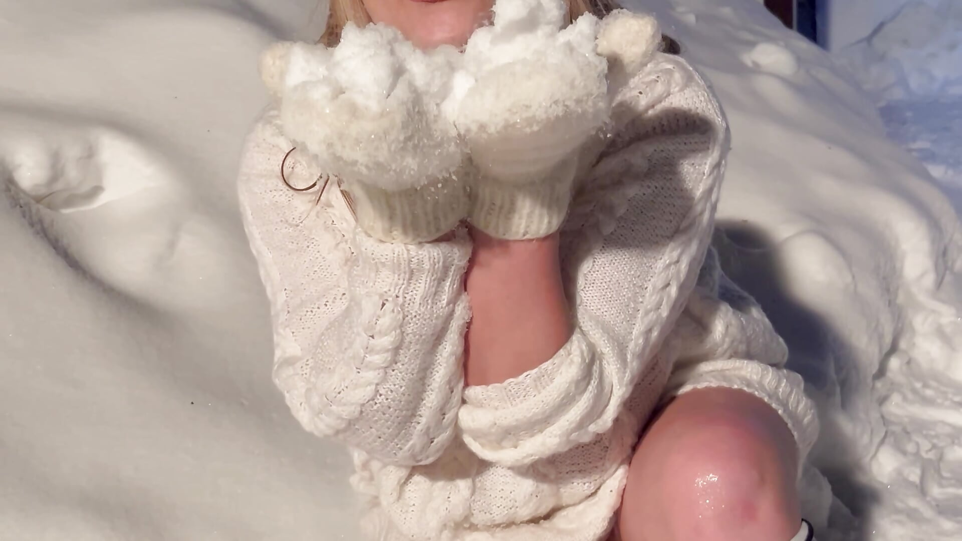 Love snow - video by Angel_xxx_Devil cam model