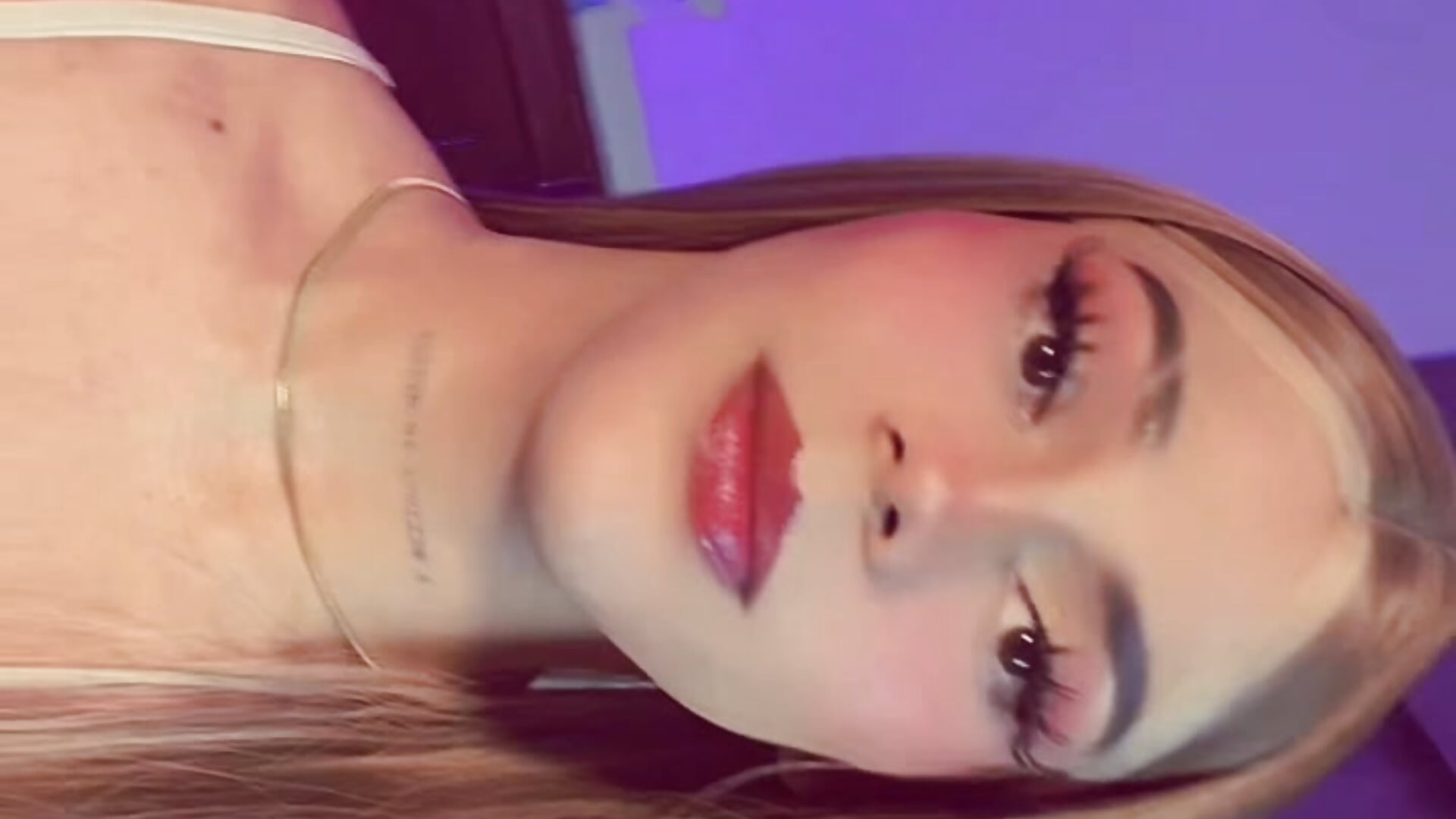 🥴 - video by Flora_Minx cam model
