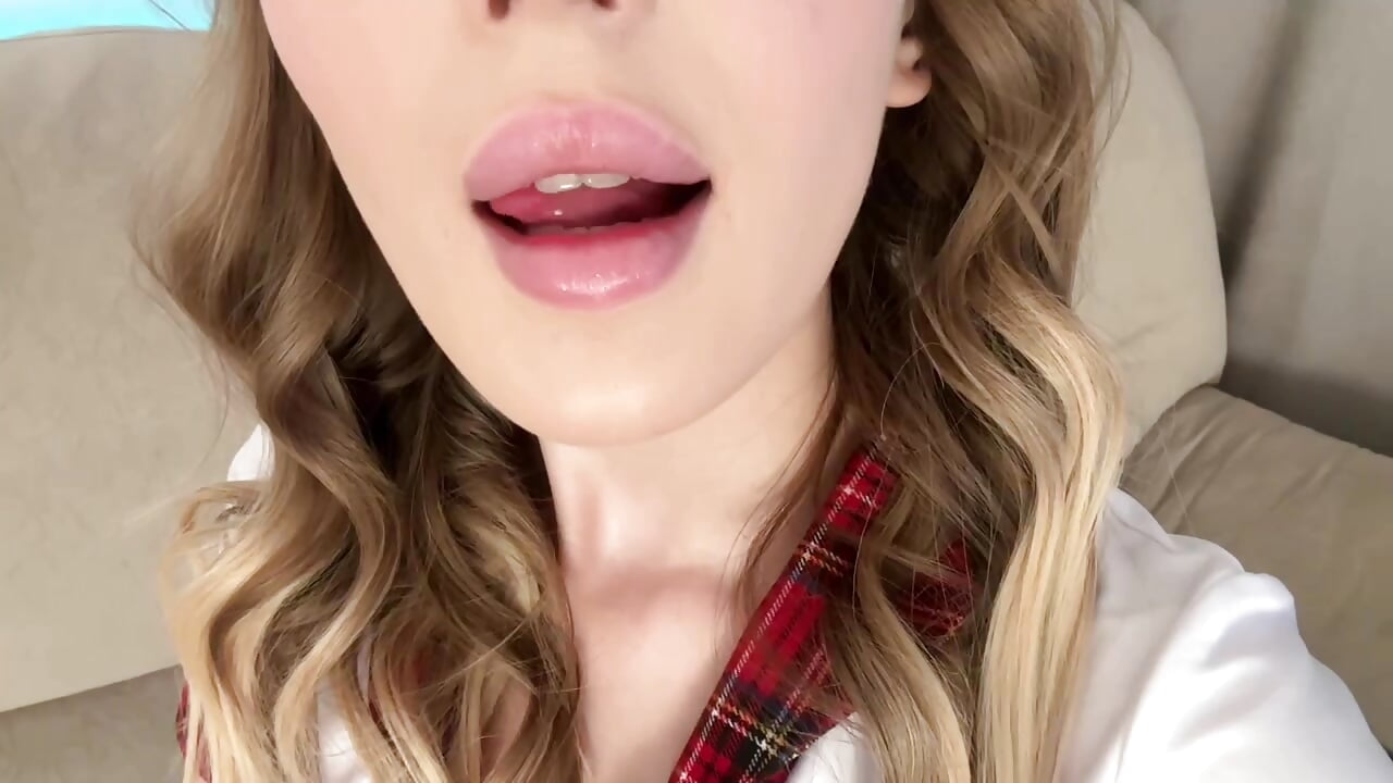 Little tease ♥ - video by _Cutiefull_Lion_ cam model