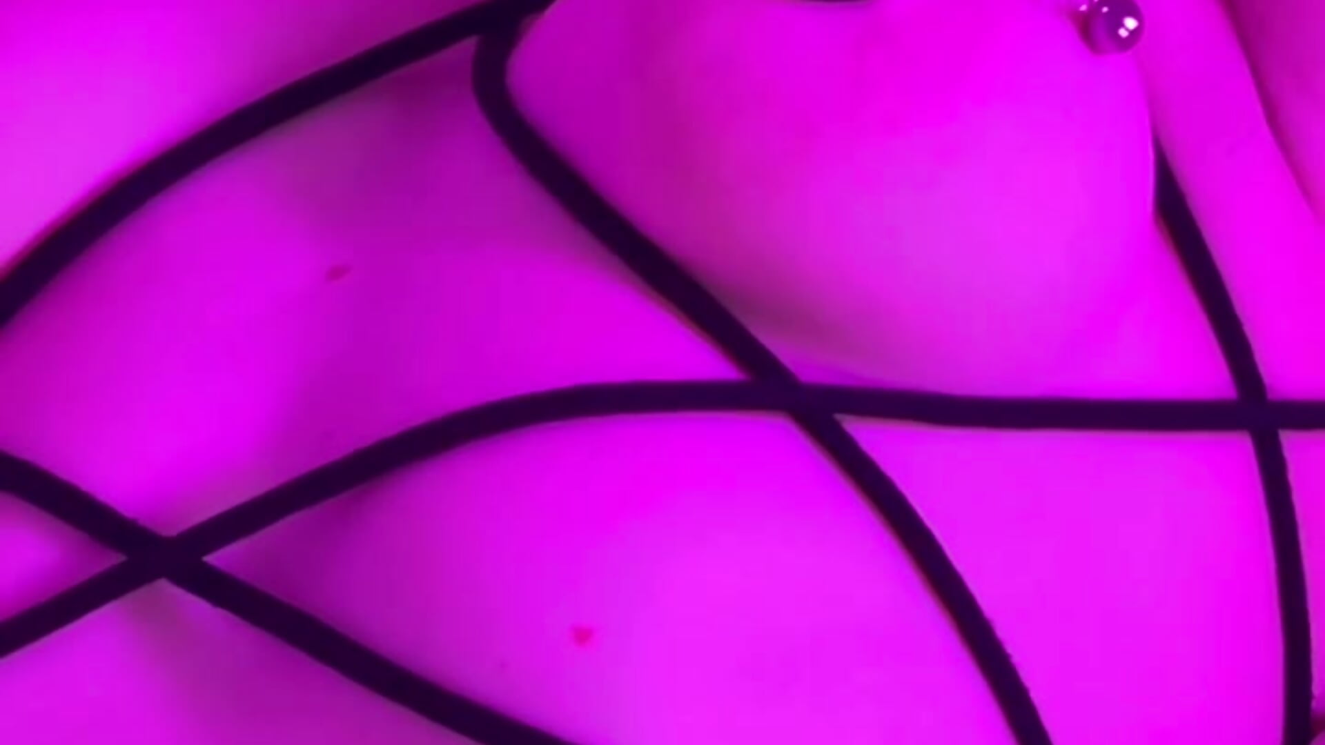 Clamps on the papillae - video by VanessaGrome cam model