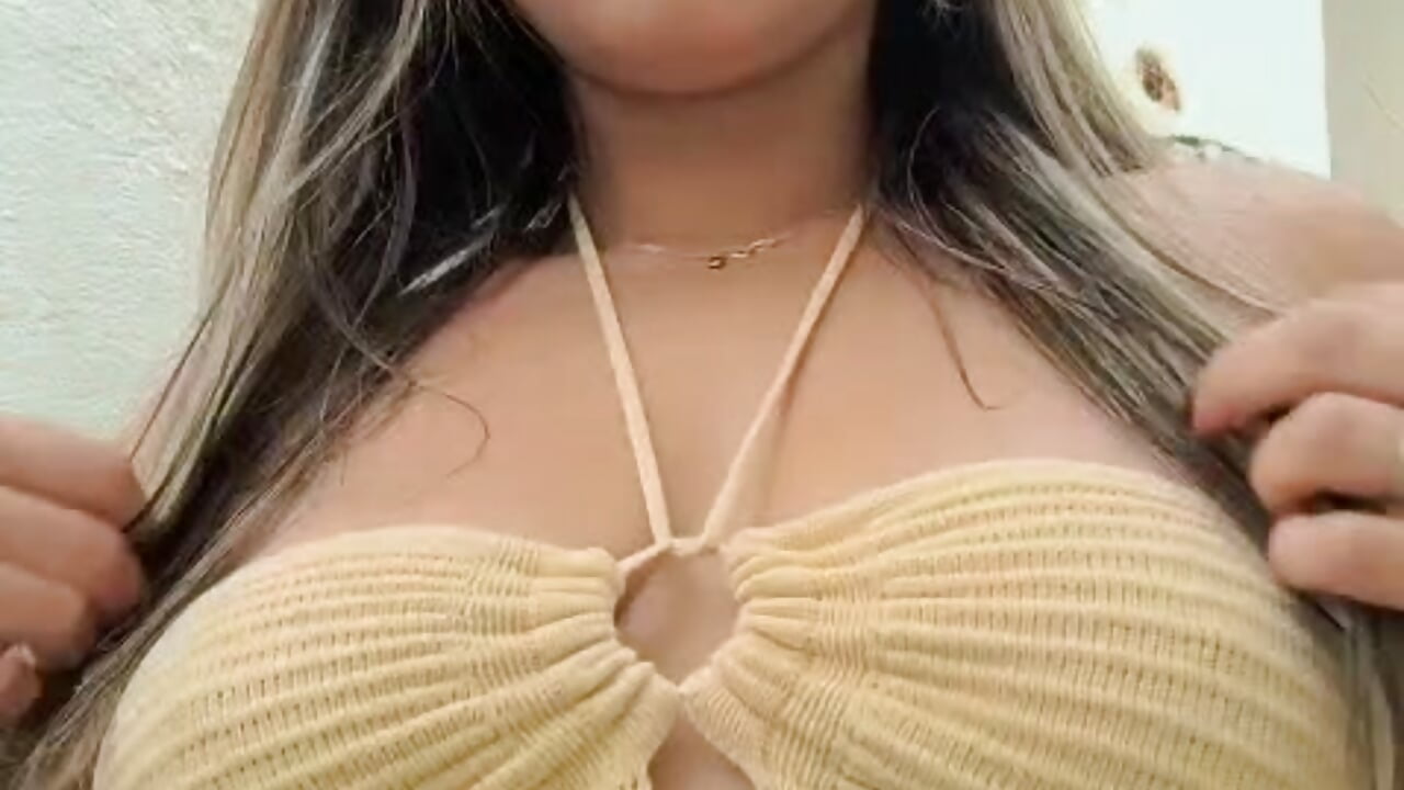 Se prepara... 😏🔥 — filmik Loirasasafada, modela(-lki) na kamerkach