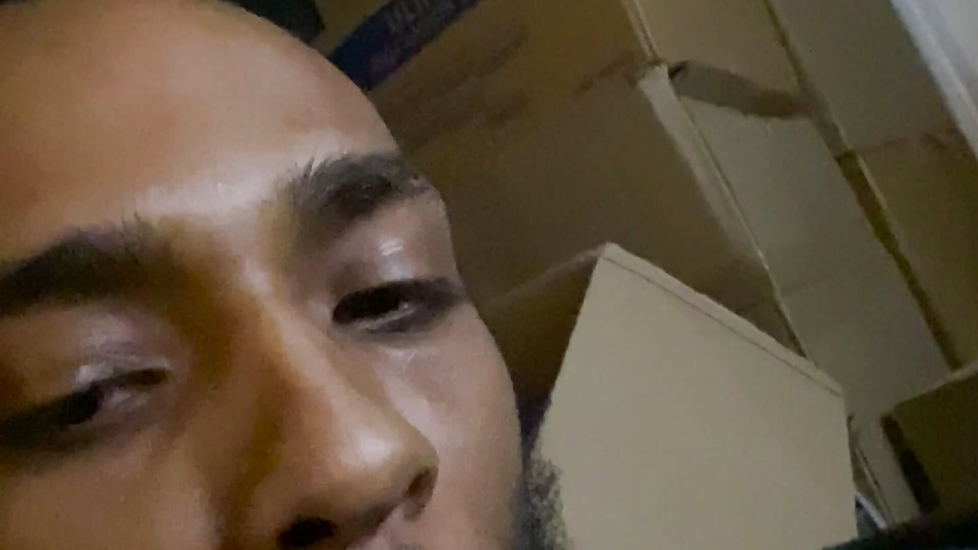 Sucking pretty ebony green toes – video af 90Neff