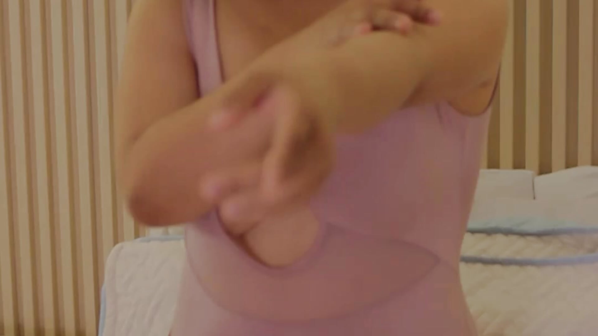 Come to my bed - video by Mia_Tainara cam model