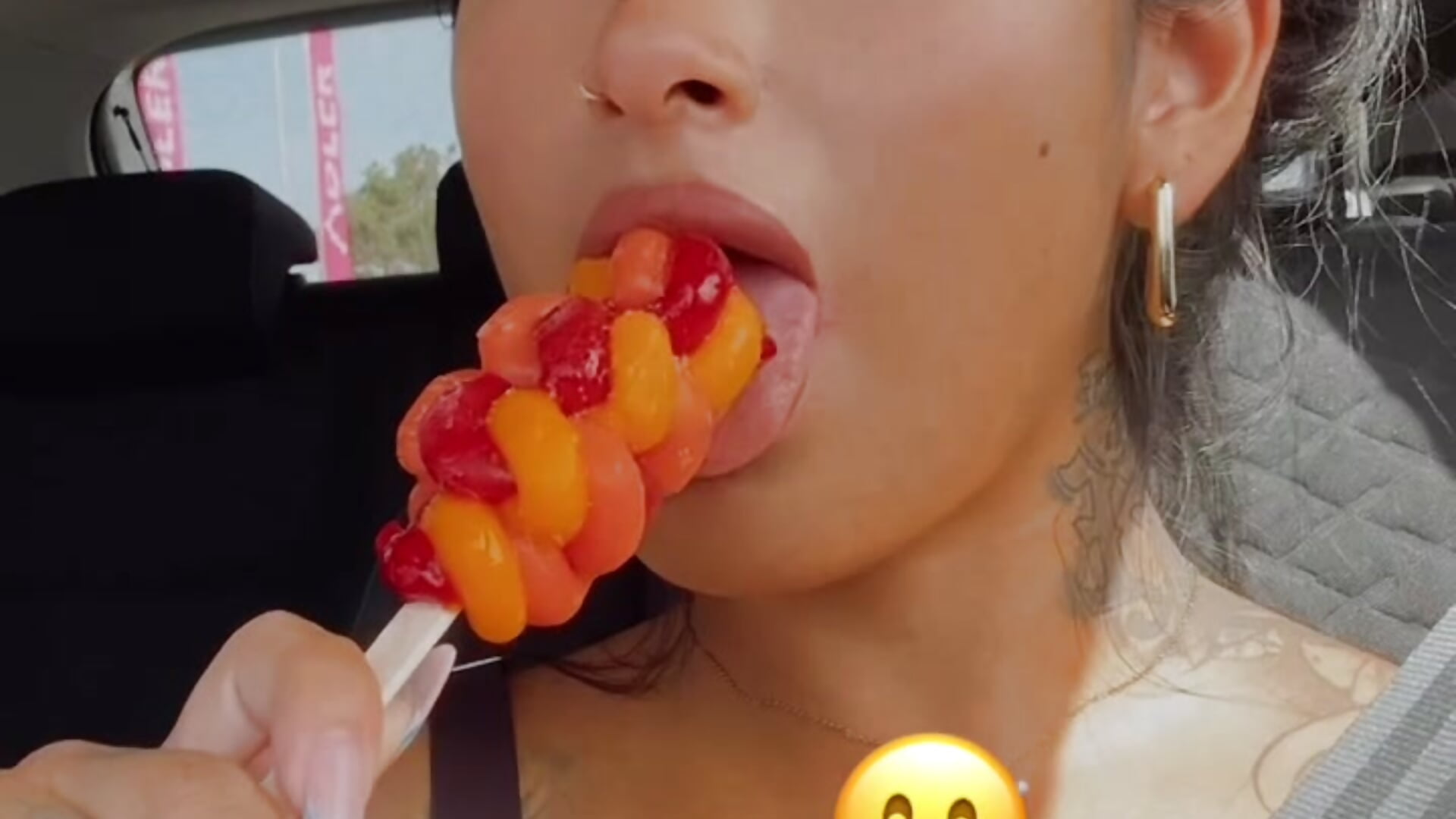 🍦👅😋 - فيديو من mrskarmaa موديل الكام
