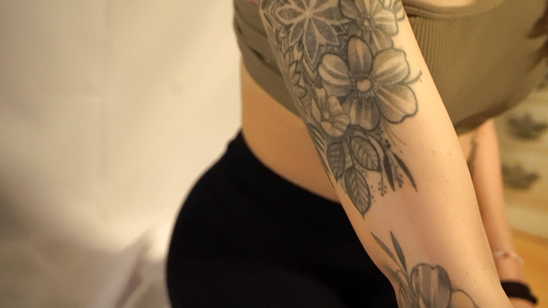 Etiqueta Tattoo - MissLana77 adlı kamera modelinin videosu