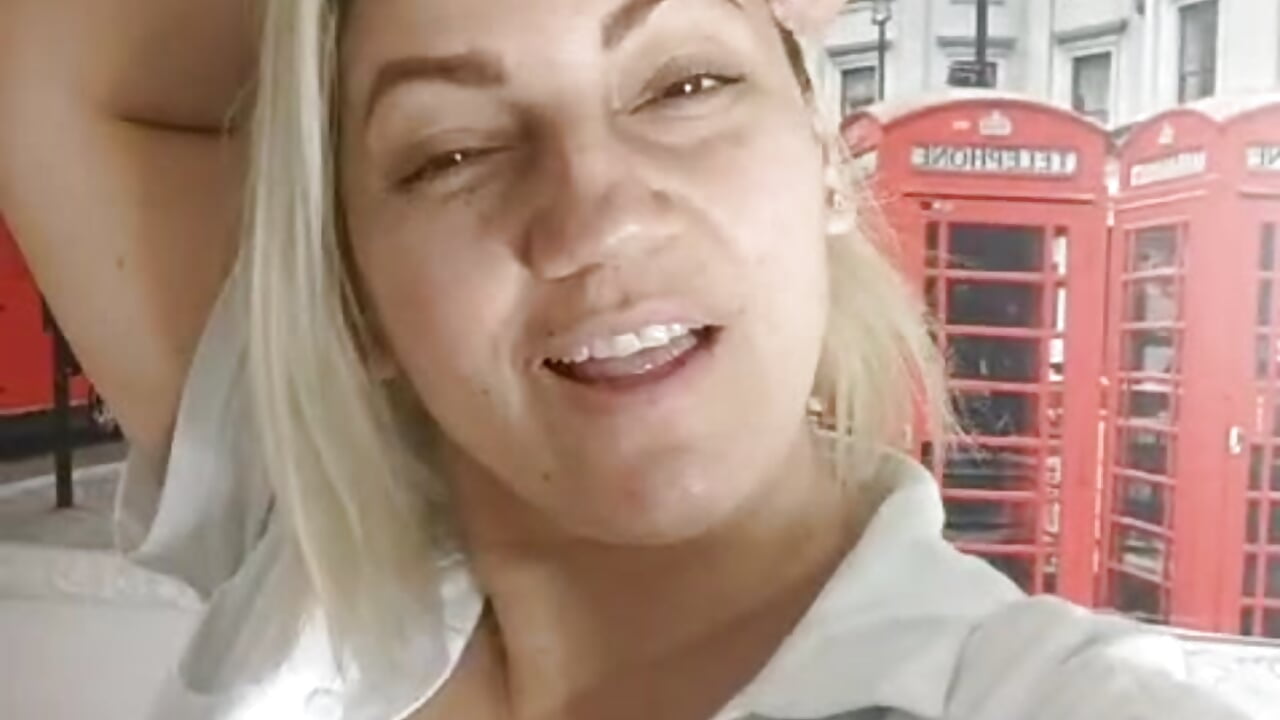 A sexy and mature woman — filmik Heidy_milf, modela(-lki) na kamerkach