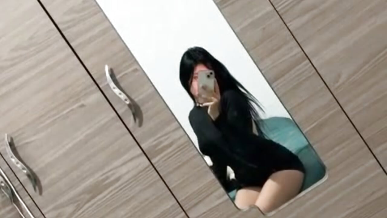 Me – video od webkamerové modelky Brhianaqueen