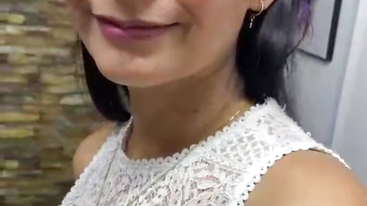 do you like my dress - video by hanna_mooreee cam model