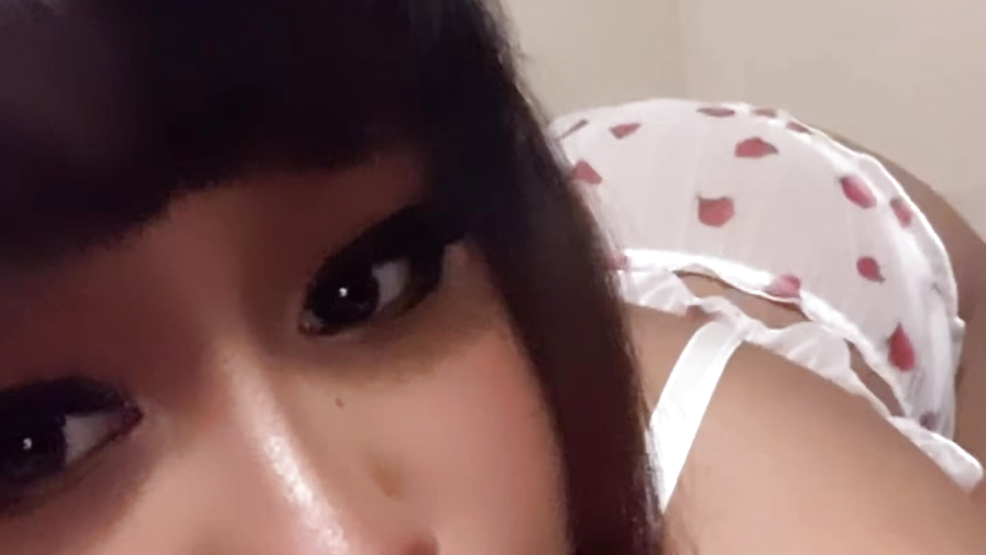 Strawberry Fit 🍓 - video by HaloHaloHottie cam model