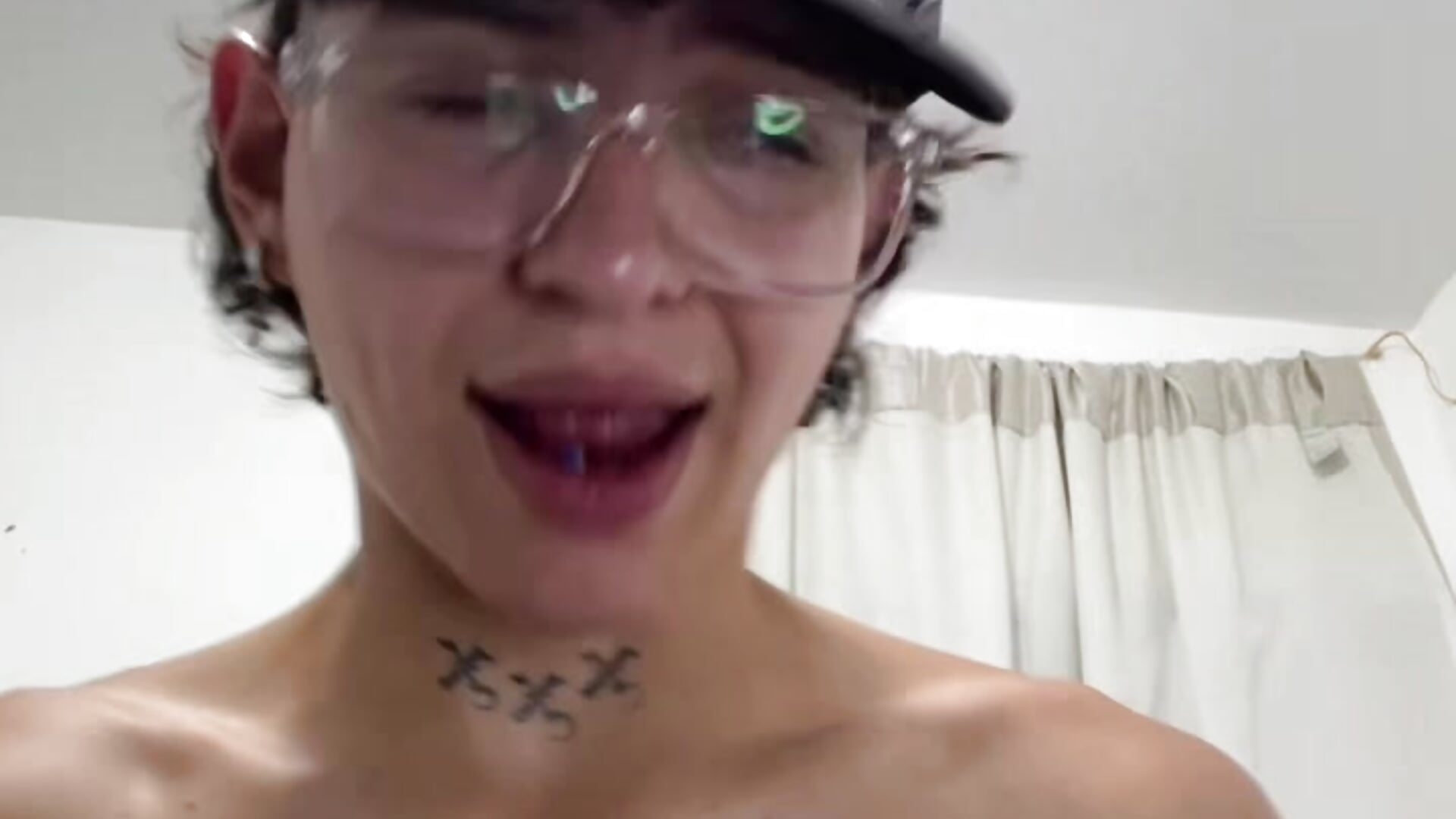 Más raro - video của người mẫu cam Ebebyjuan