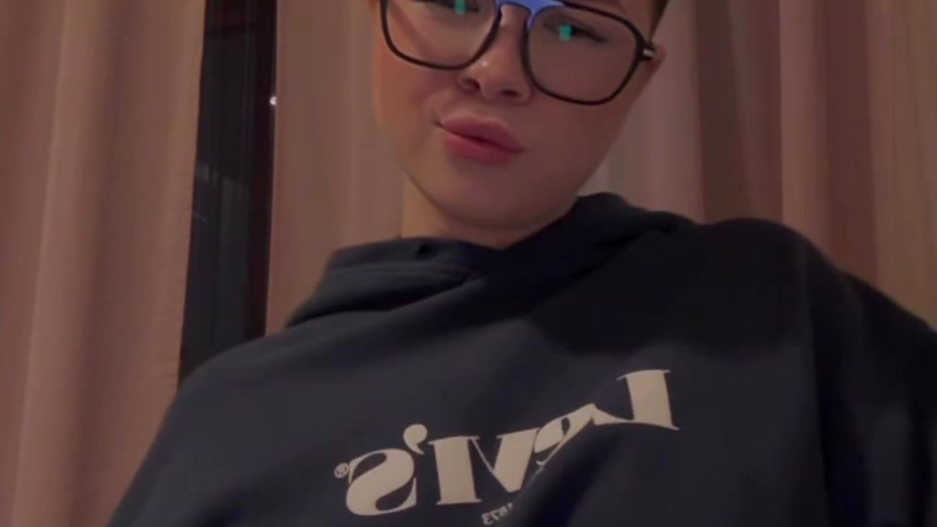 nice to meet u <3 - video by WanderNicole cam model