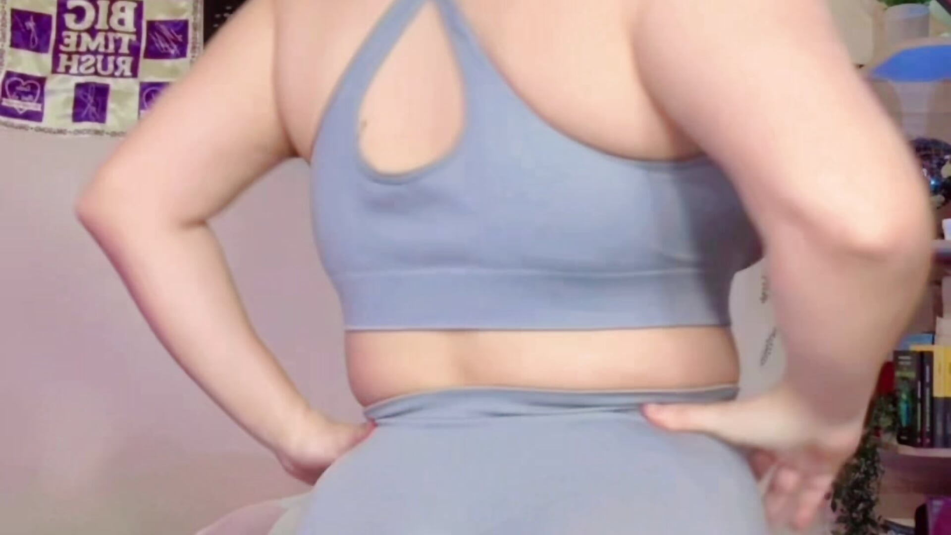 Cute for the gym 💪🏻 - vidéo du modèle de showcams Lana_Herondale