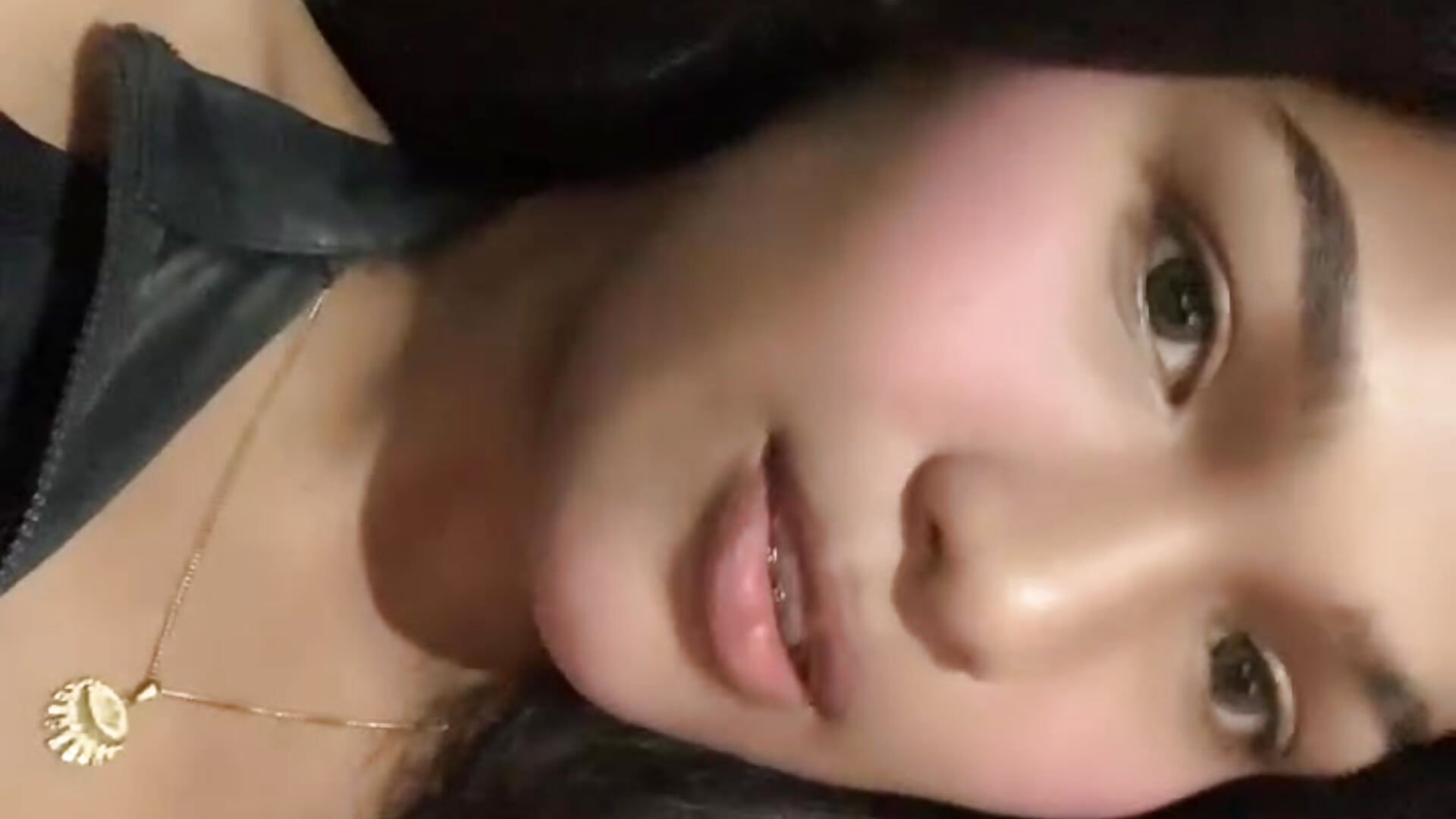 A morena baby💗 - video av Coffee_Xoxo cam-modell
