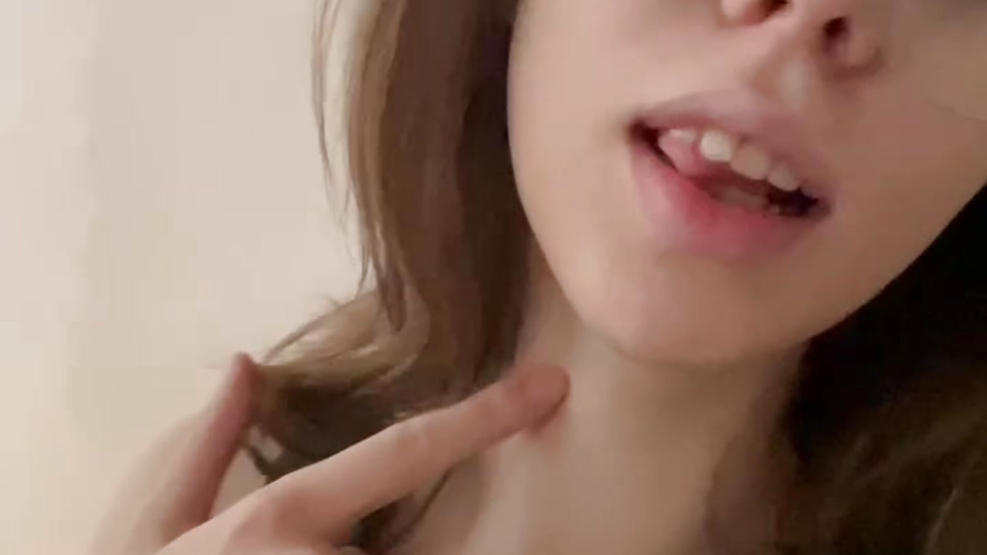 hello! wanna play? — filmik Xonalenei, modela(-lki) na kamerkach