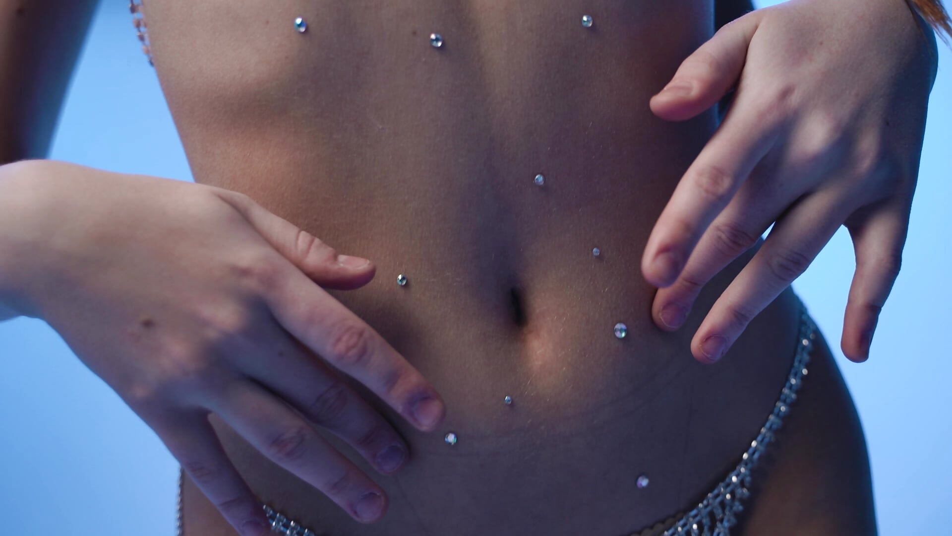 Shine - clip cu AlexaFlow model videochat