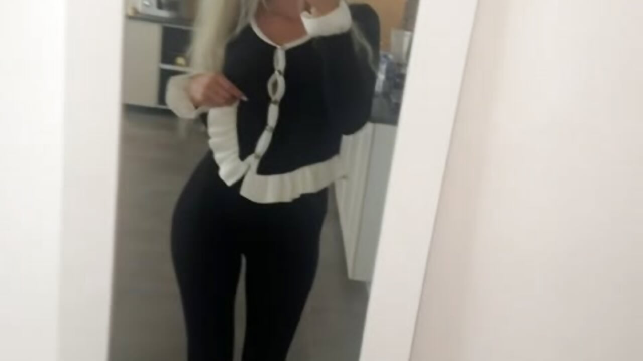 94BFB2BF-8CBE-4439-B987-7A7FCA860028 - Video von lilly_cherry69 Cam-Model