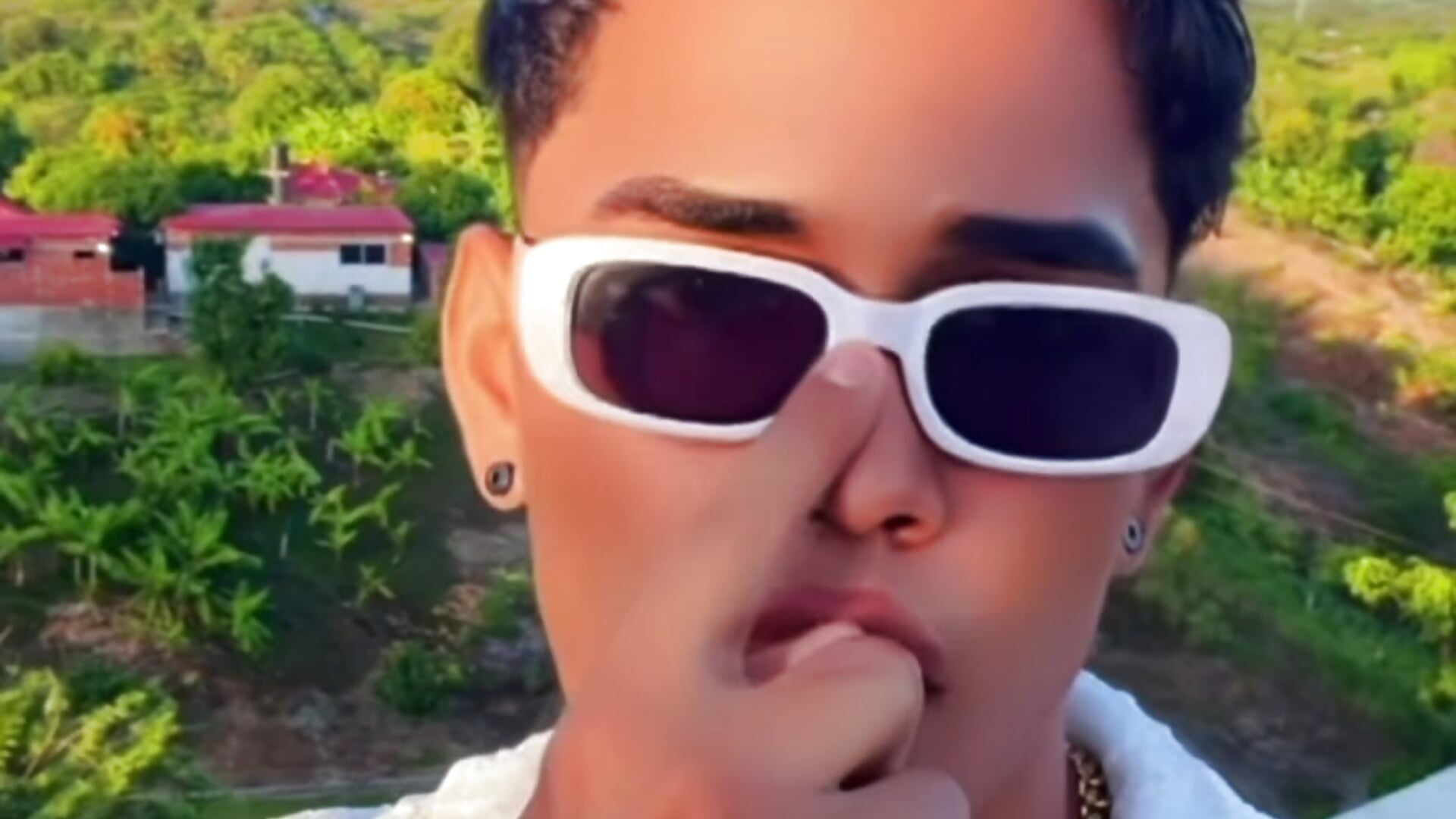 Chris 💎 - video by sweet_sex0_10 cam model