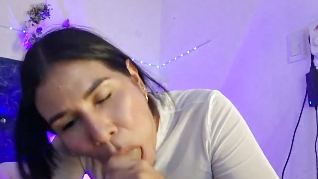 blow - video by biianca_1 cam model