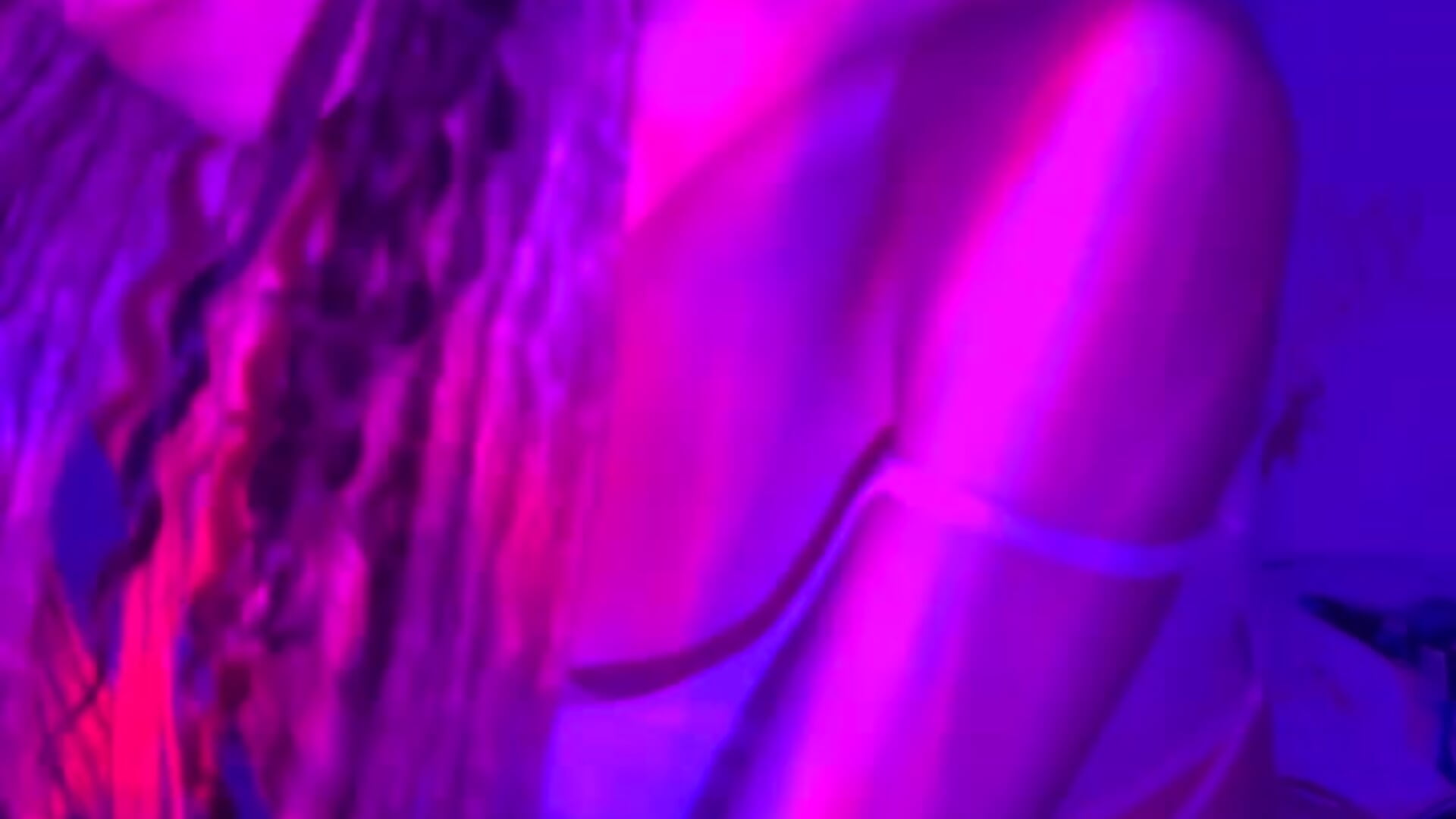 very hot - video by Ameli_Shell cam model