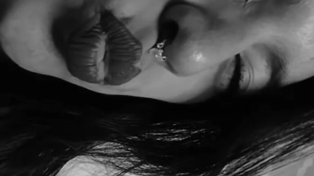 What would you do with my kisses? 😈💋 – video af EimmyAdams cam-model