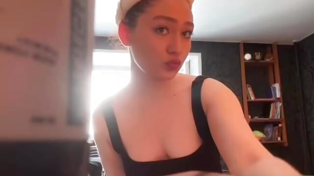 I am preparing to eat) – video af Evolutioncute