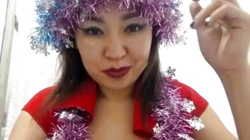 [23 Dec 22:34] Public Show - Holiday Show XXXmas - video by HellaWerlous cam model