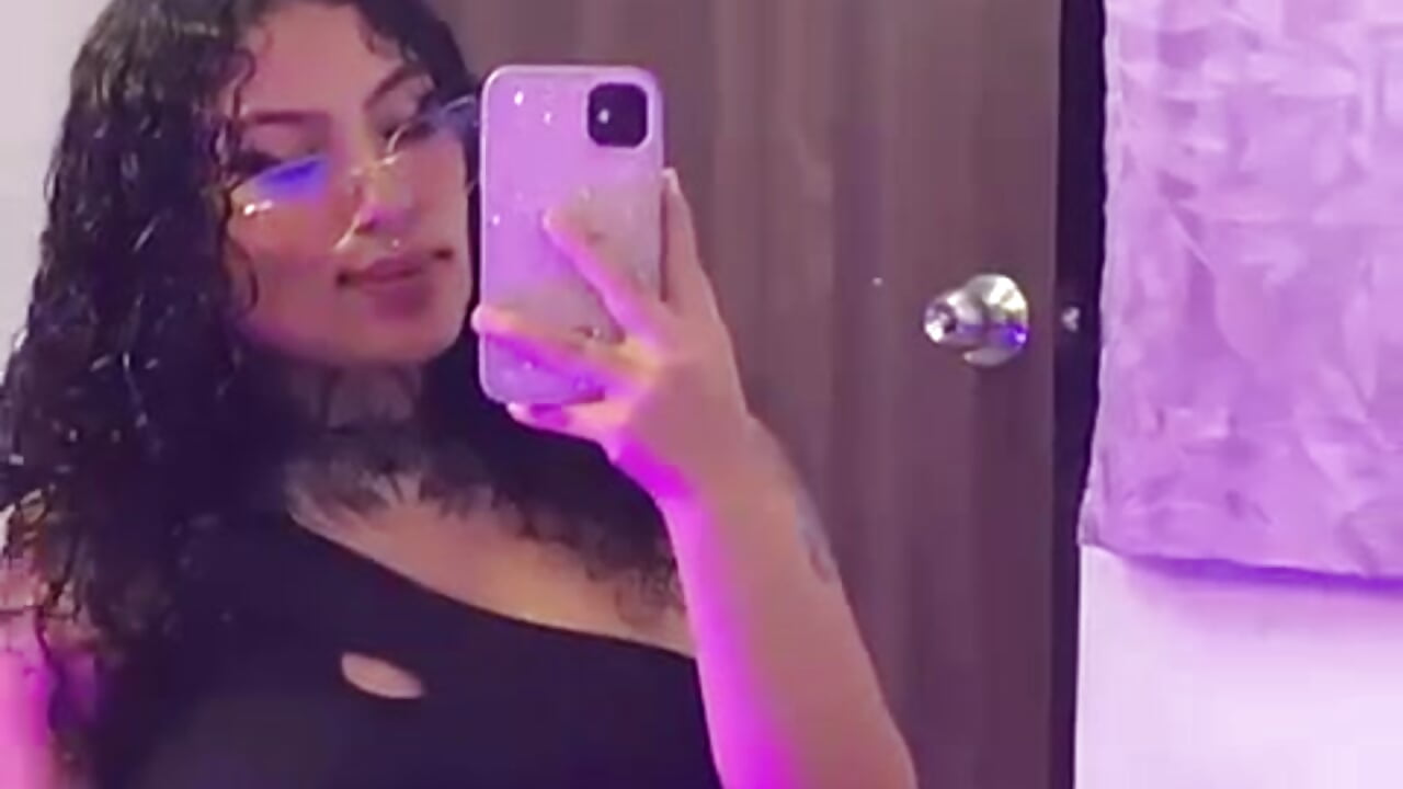 hey honey, welcme to my room👅🥵💋