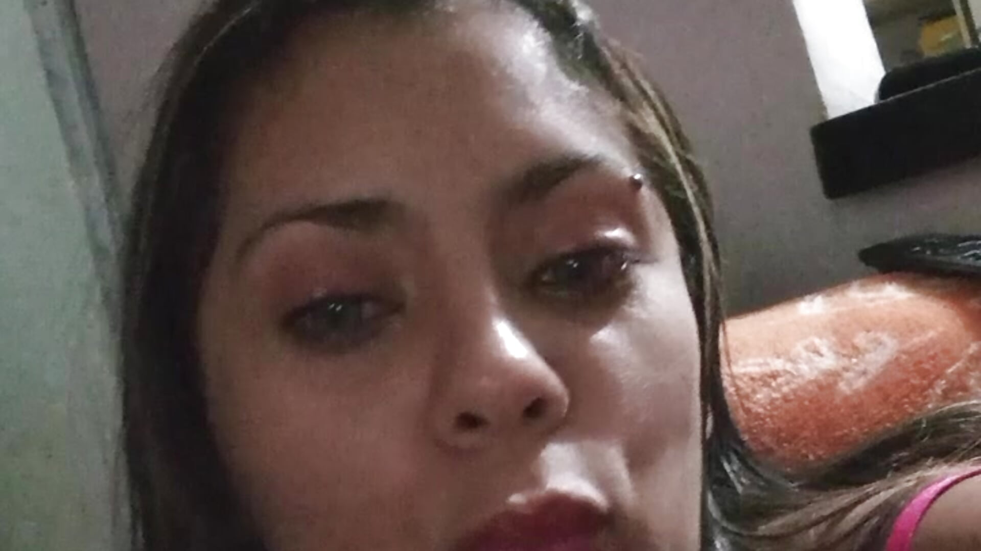 20240409_233053145,mp4_play_BR - video by Regina1610 cam model