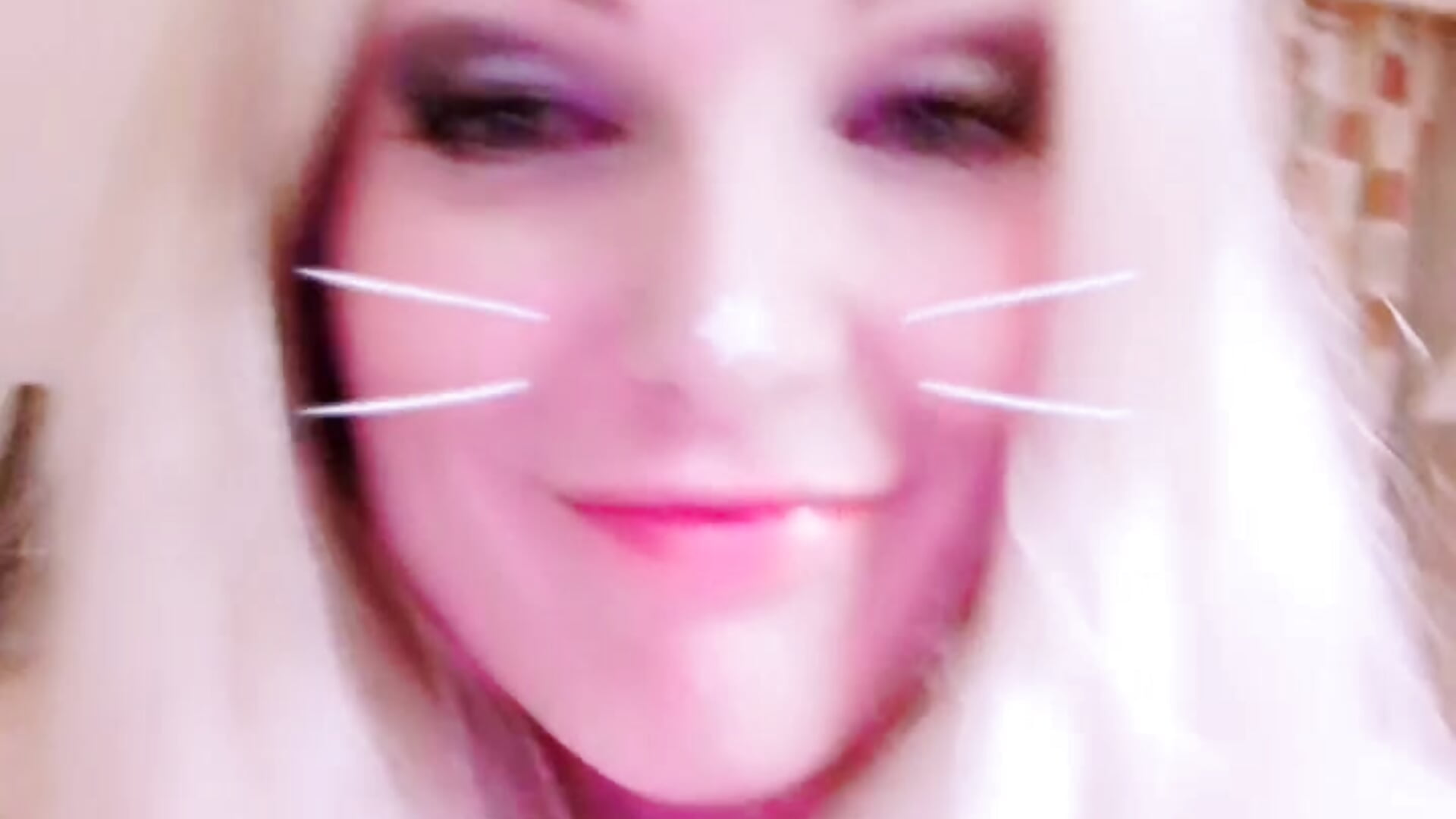 Love - video di Monna modella di cam