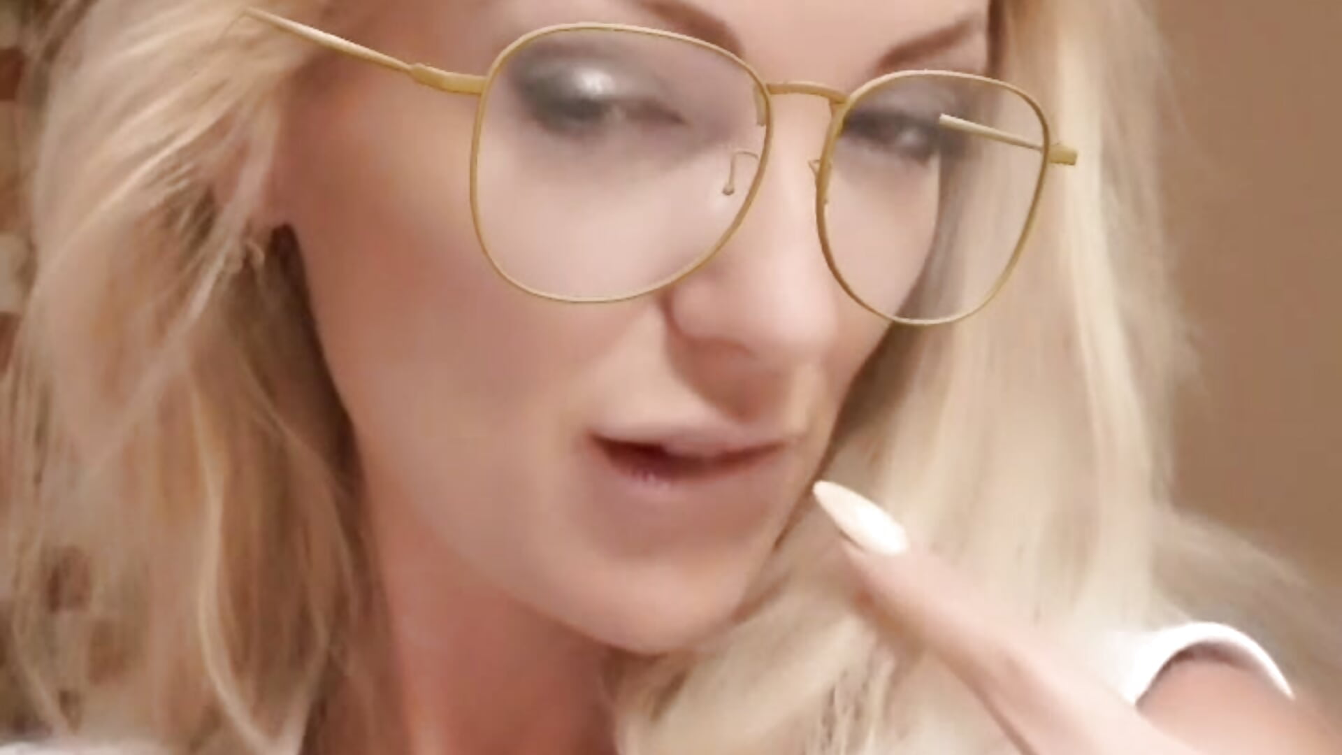 Sexy bomba - video di Monna modella di cam