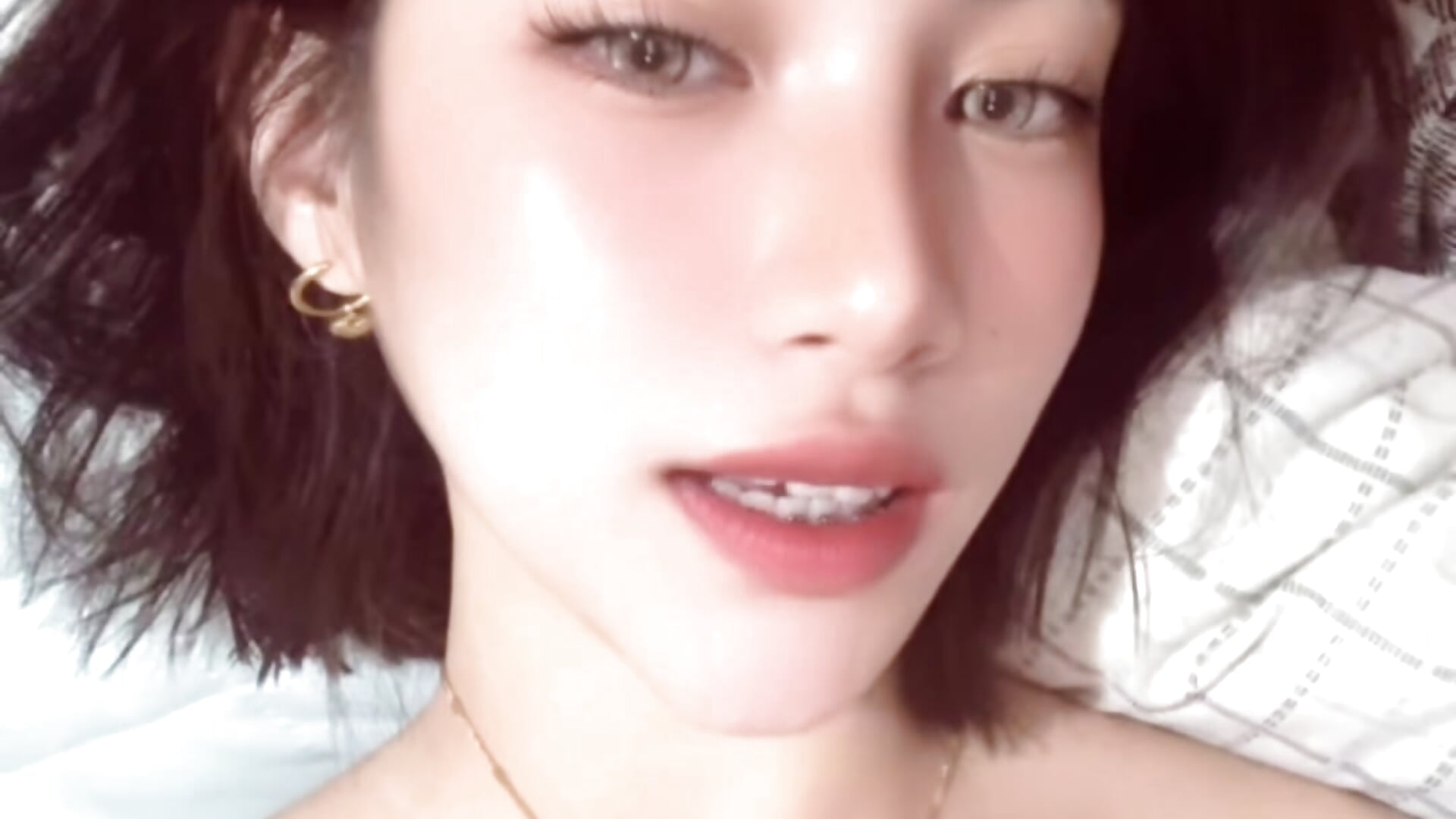 F7774A5A-1C8A-43E4-AC25-0606BF2BF15D - video oleh Rainea149 kamera model