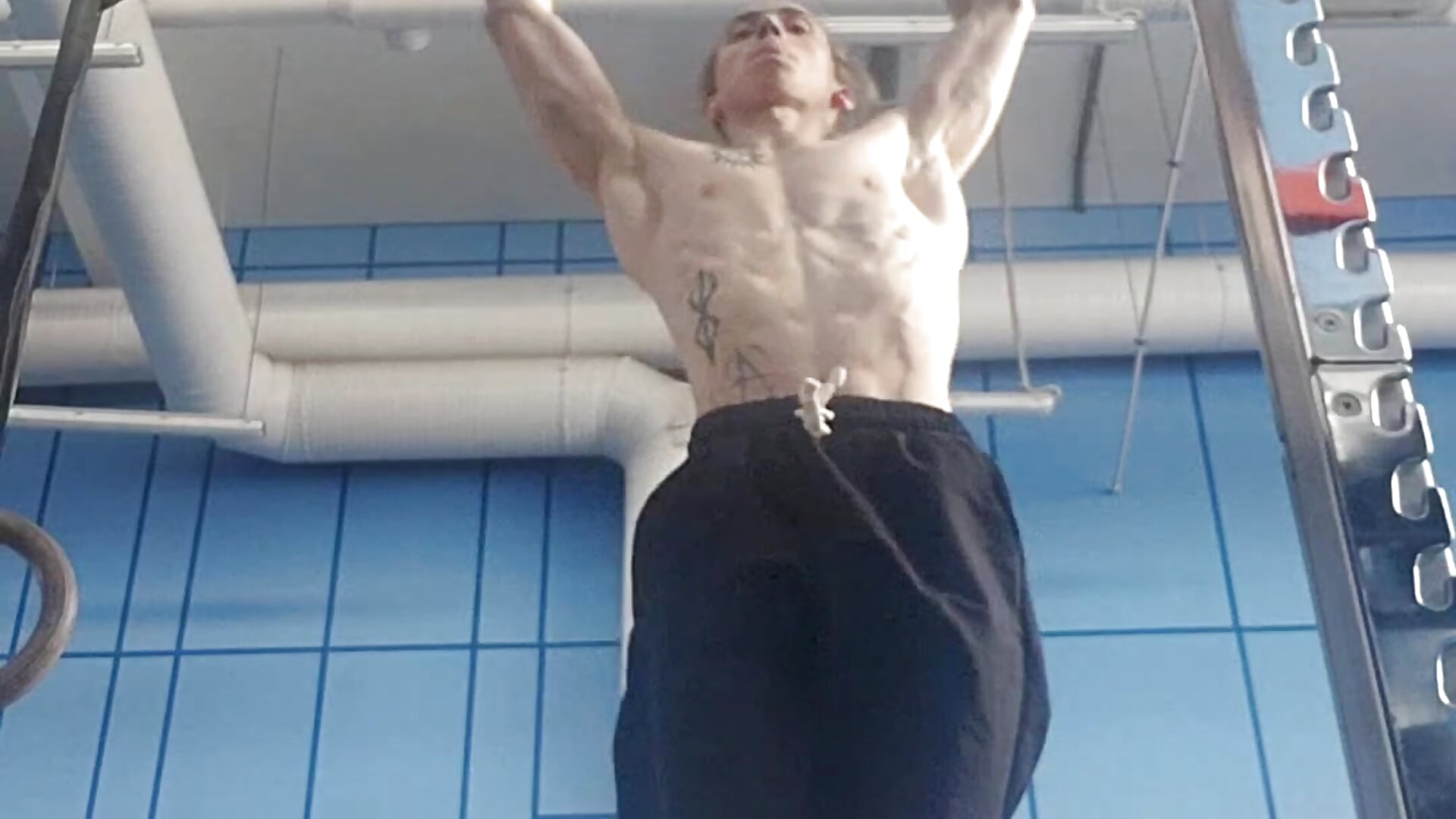 Seductive Strength pt1 - video van ares_pallini cam-model