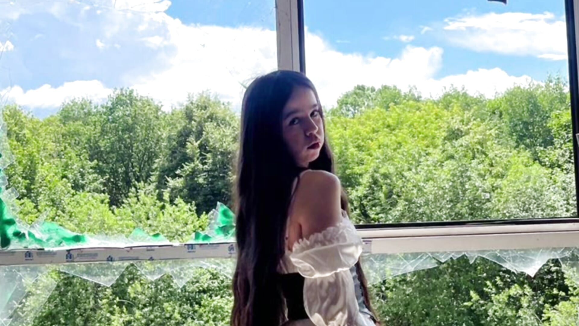 it is me - video by ElviaHaimes cam model