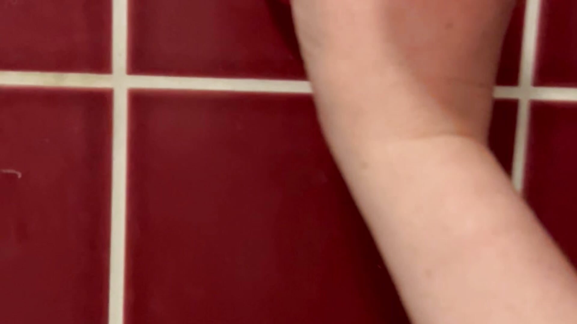 My pink dildo getting a handjob - video av Sassy_EmmaXO cam-modell