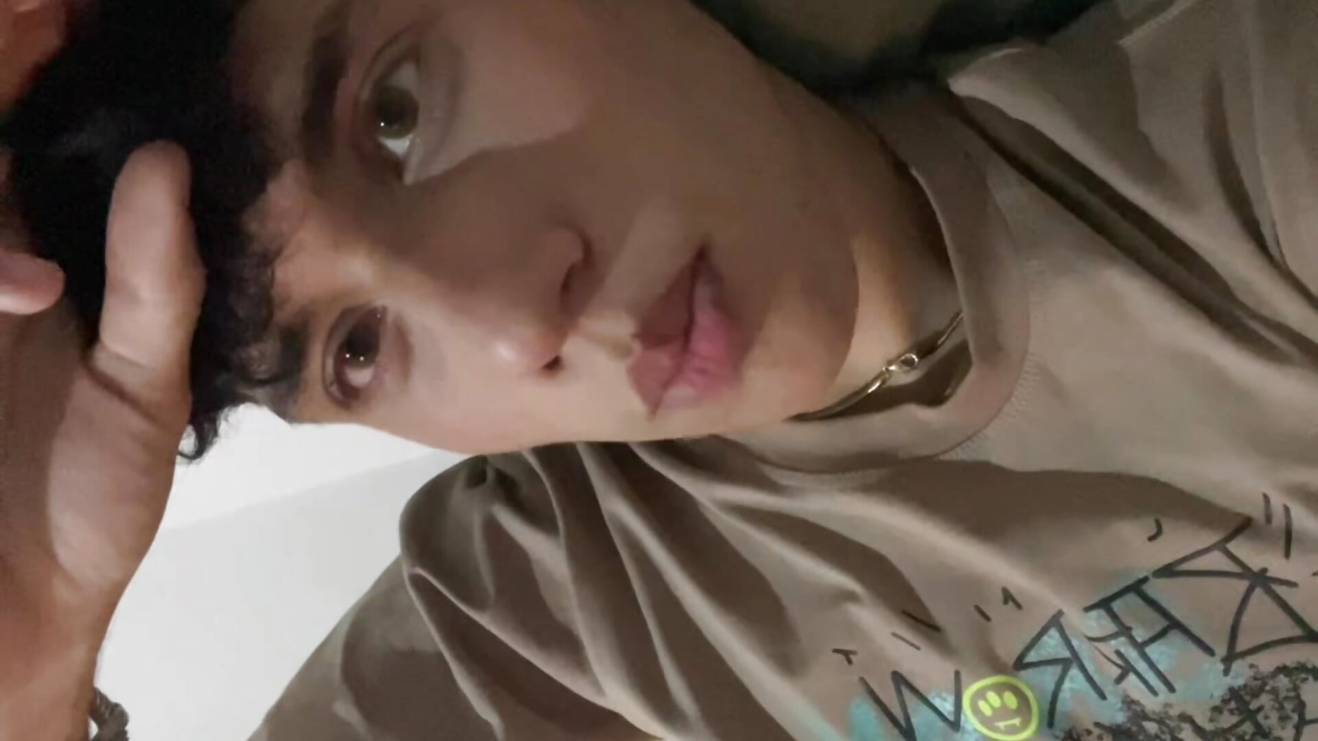 sexybadboy697 kamerás modell  5450. kiemelt videója