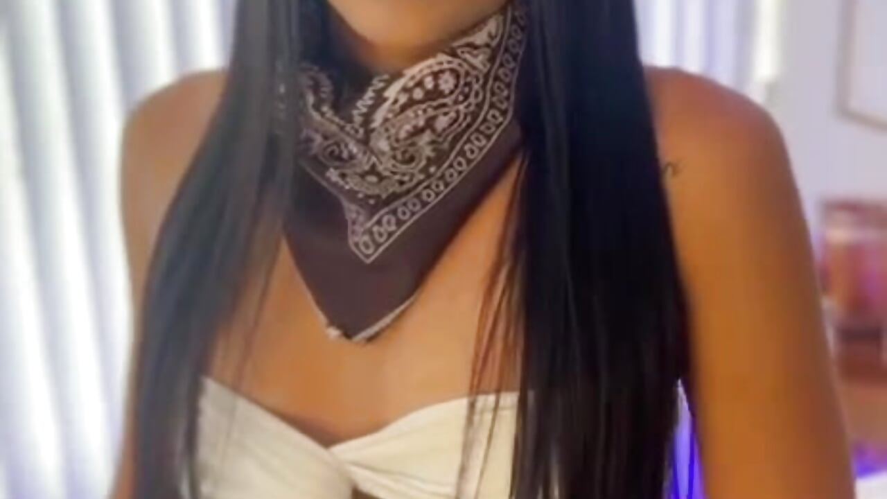 WhatsApp Video 2025-06-25 at 3,29,59 PM - video od modelky/modela JulianaValencia