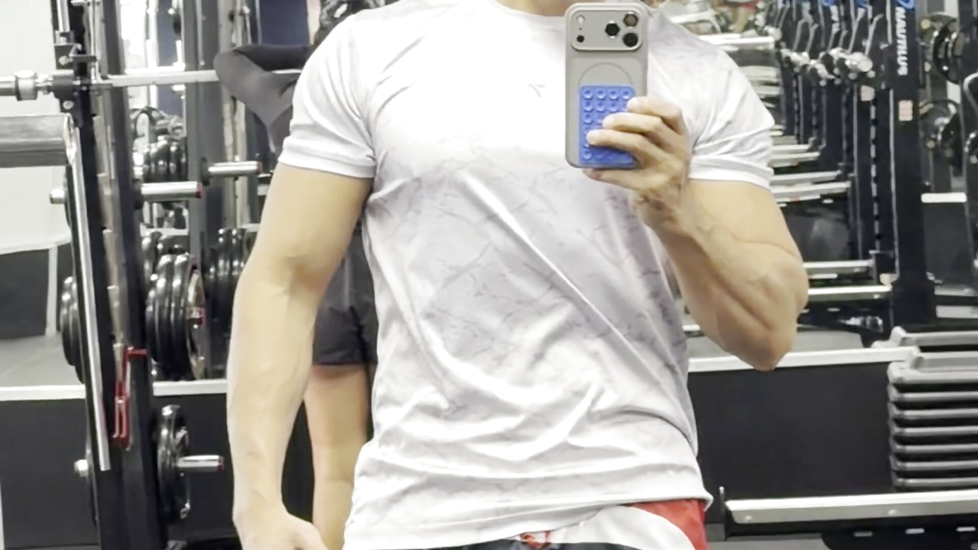 Gym🥵💦 – video af Paul22cm- cam-model