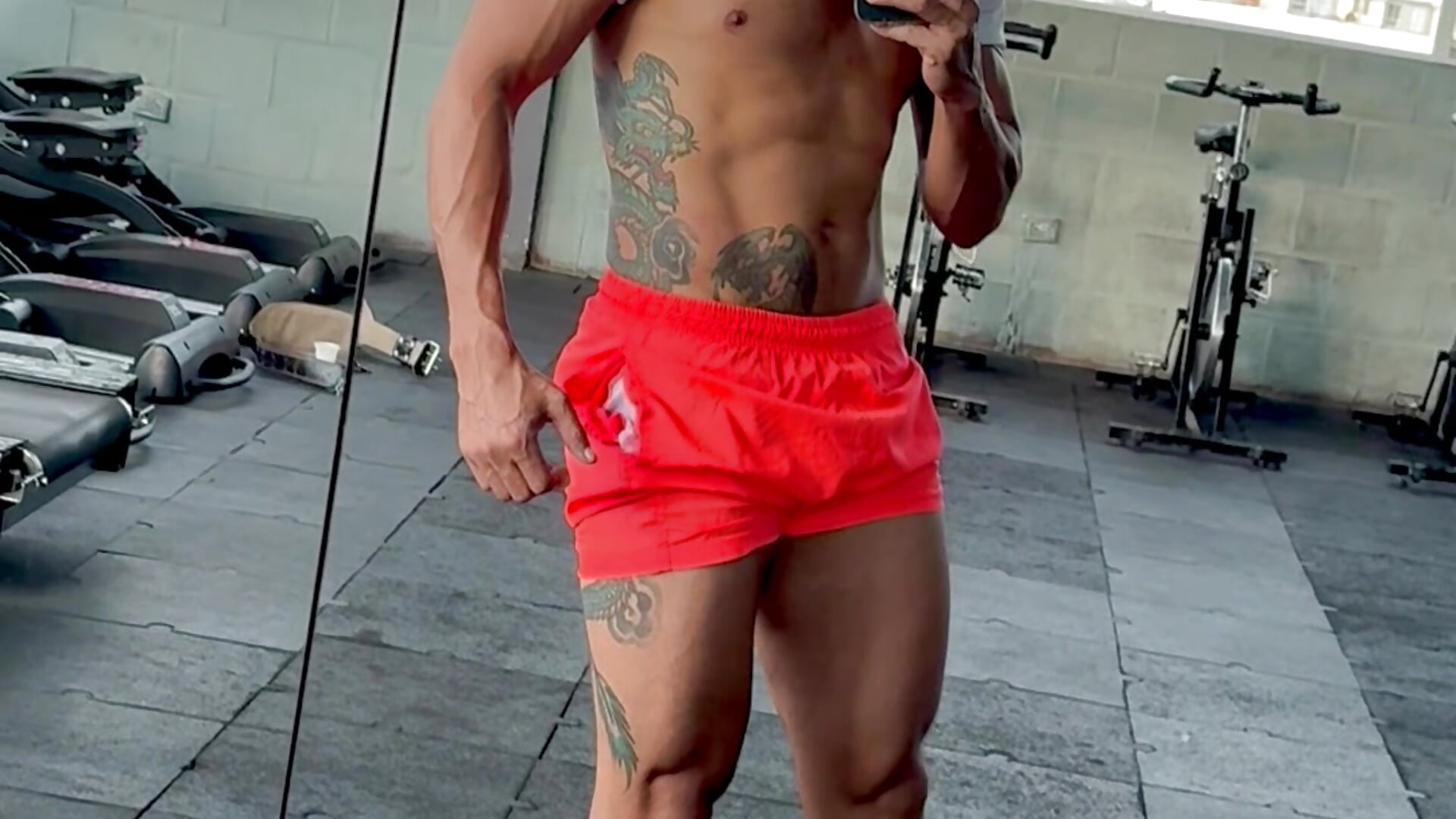 I've already trained... ready to get my milk out🥵💦 - vidéo du modèle de showcams Paul22cm-