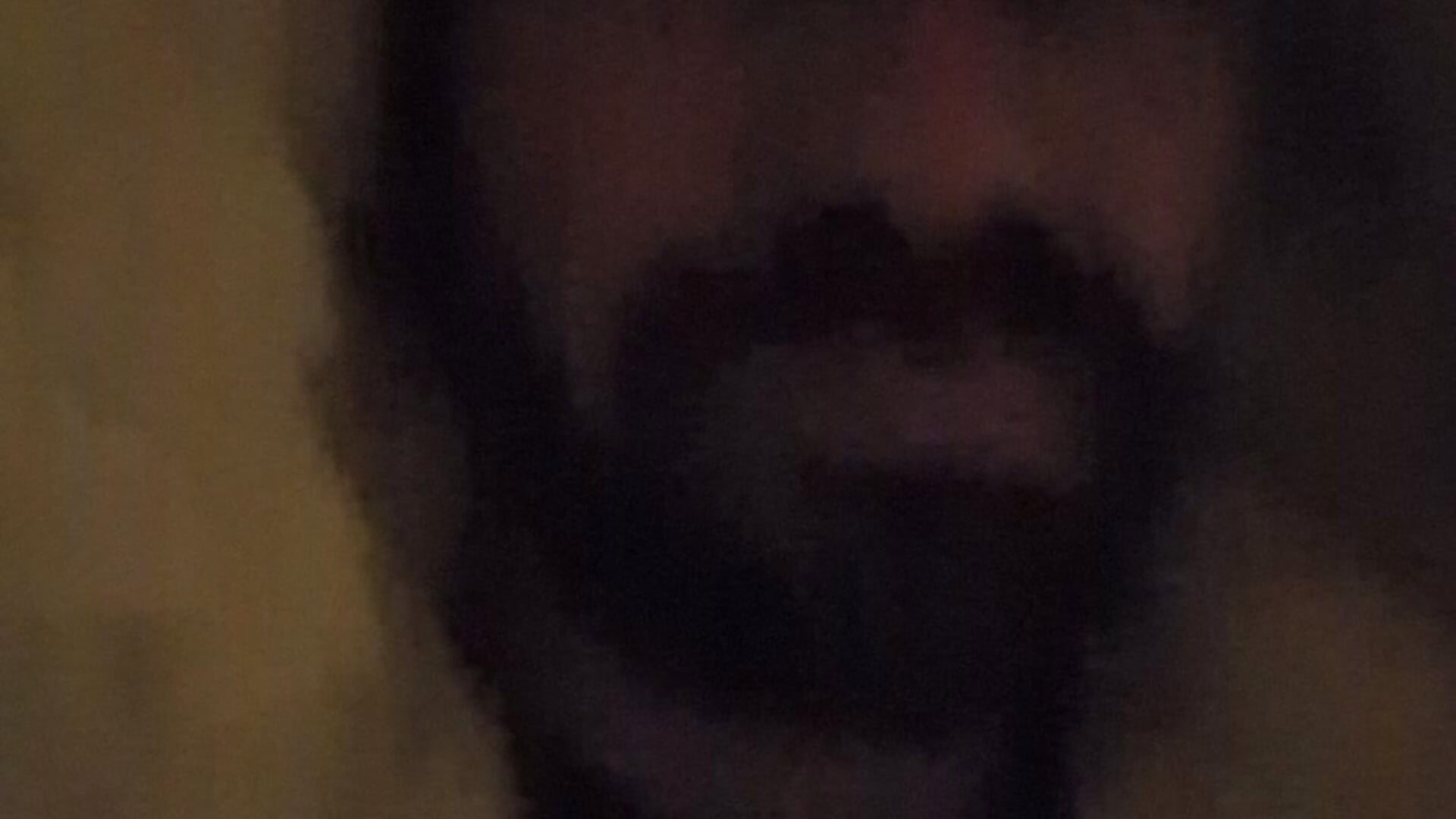 Ugate Bugate – video modela na kameri MartyTheSmarty