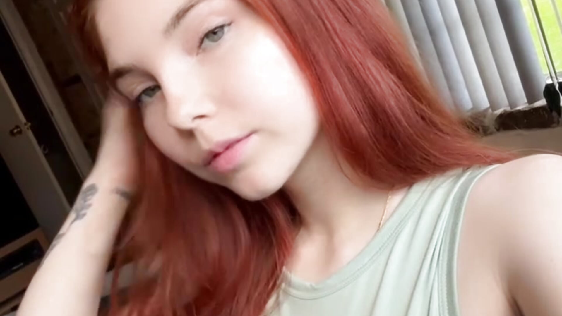 filtered-F89AAF25-B02C-40B0-90F2-9E5B38DA4218 - video di lovely_slut1 modella di cam