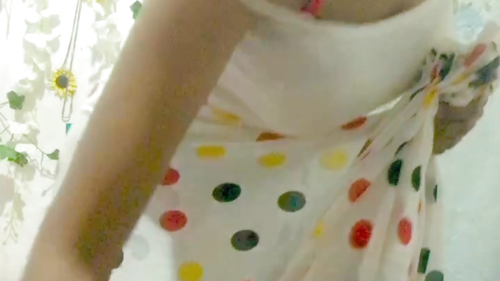 wearing Sareee - video by senuxxx cam model