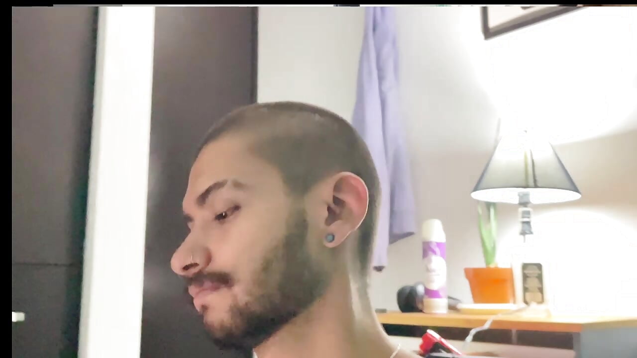 360 spoiler of my face - video by hairyotterboy cam model